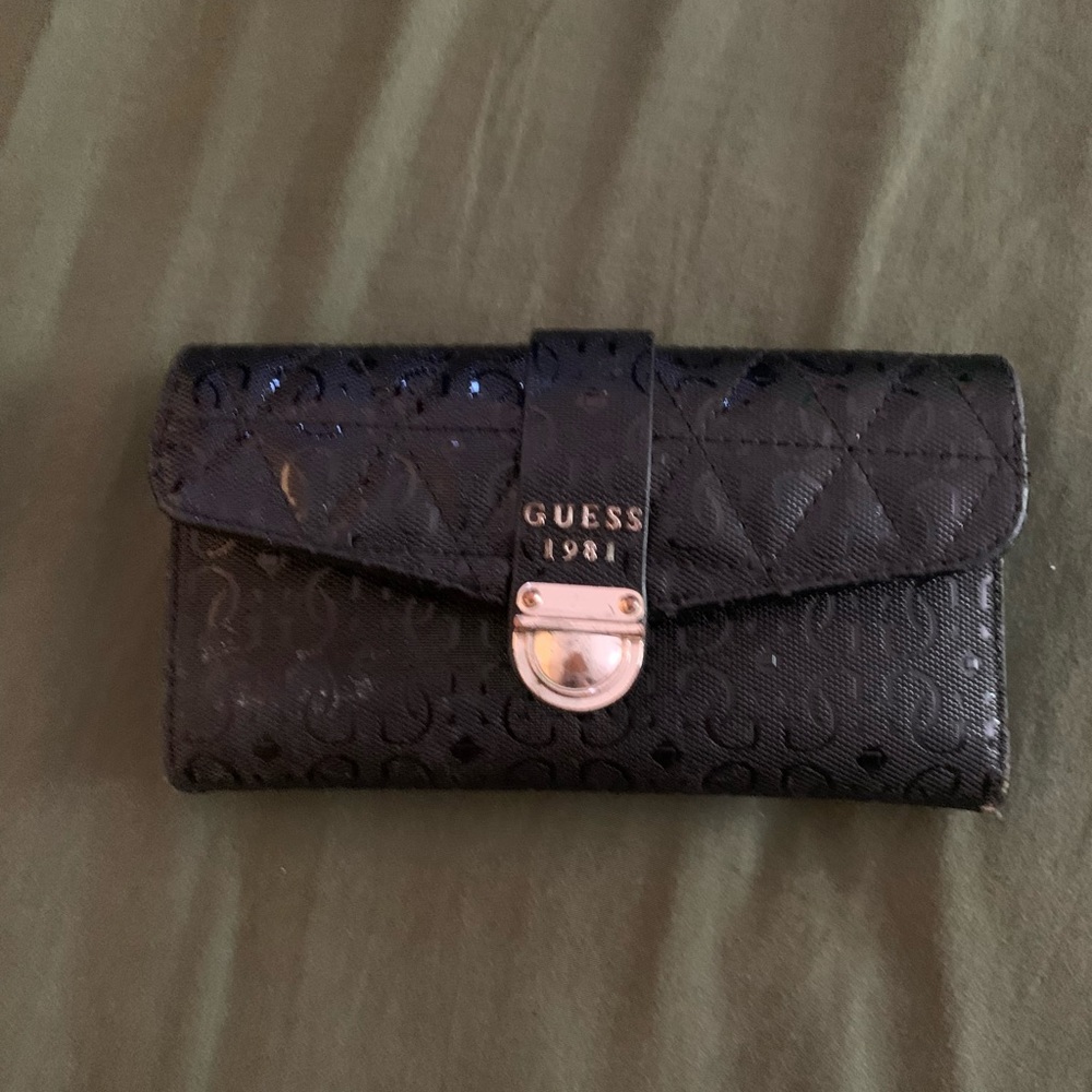 Guess wallet